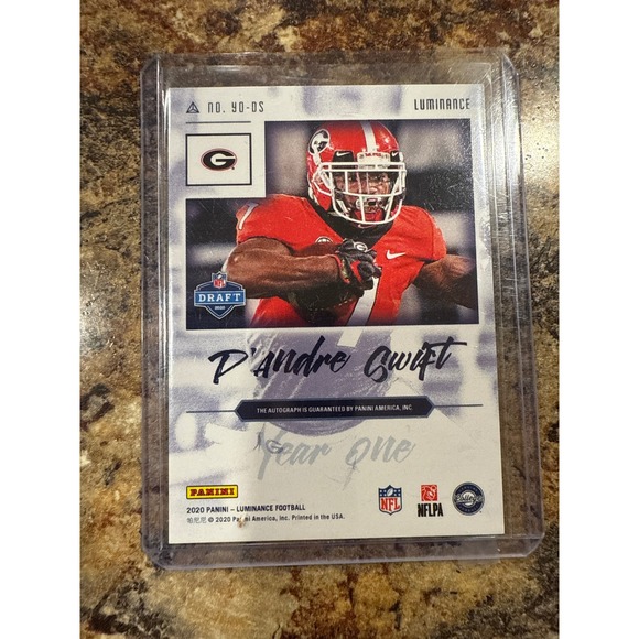 D Andre Swift 2020 Panini Luminance Football Card RC Autograph Georgia Bulldogs - Picture 2 of 2